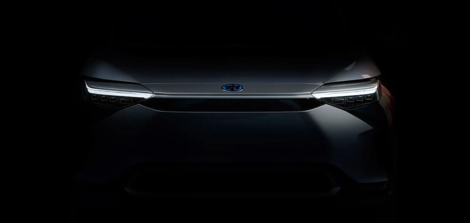 Toyota показала первые тизеры электрического кроссовера