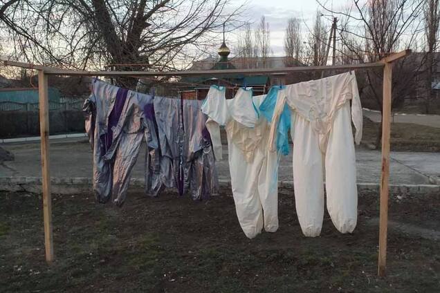 Украинские медики вынуждены по 10 раз стирать одноразовые комбинезоны, а цеха опустели без заказов, – Мисюра