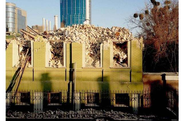 В центре Киева уничтожили старинный дом купца Уткина. Фото