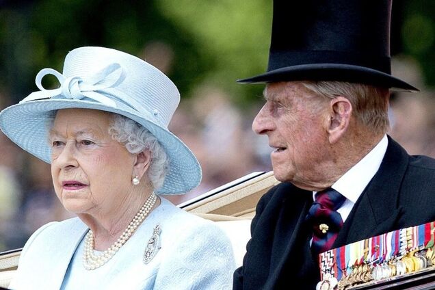 Стало известно о самочувствии Елизаветы II после смерти Филиппа