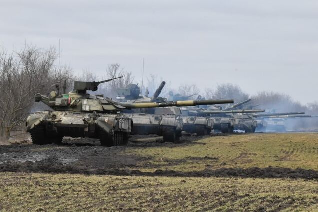 Танковые учения возле Крыма