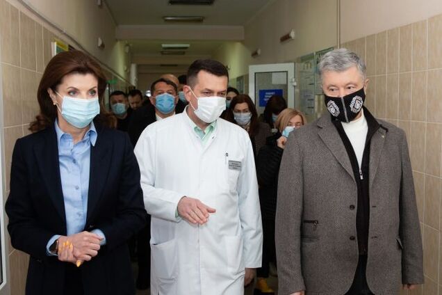 Петр Порошенко в Черкассах представил медикам антиковидный план