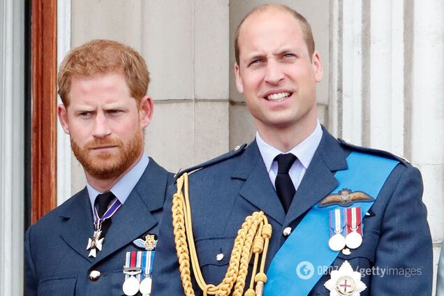 Елизавета II приказала принцам Гарри и Уильяму не идти рядом за гробом дедушки