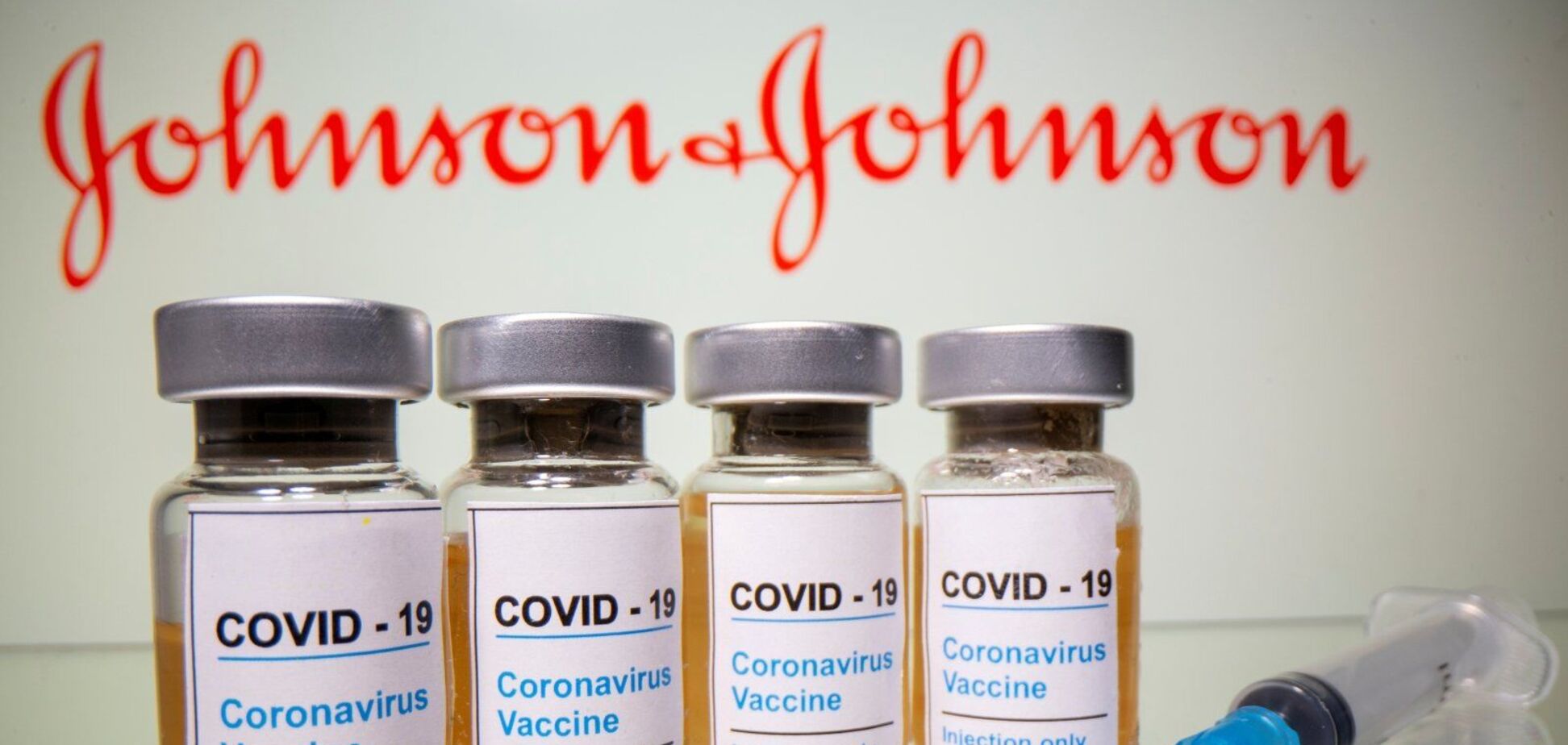 В Johnson & Johnson заявили о нехватке доказательств связи между их вакциной и тромбозами