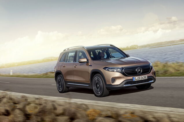 У кросовера Mercedes-Benz GLB з'явився електричний 'двійник'