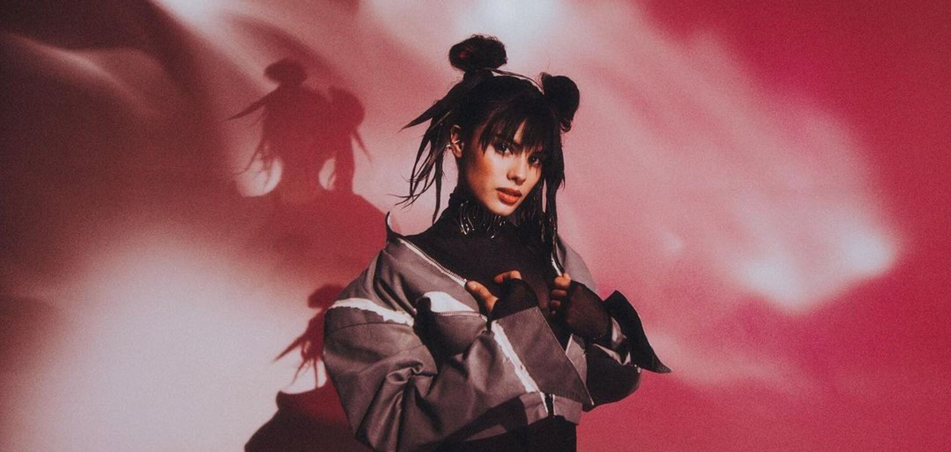 Мишель Андраде выпустила новый клип