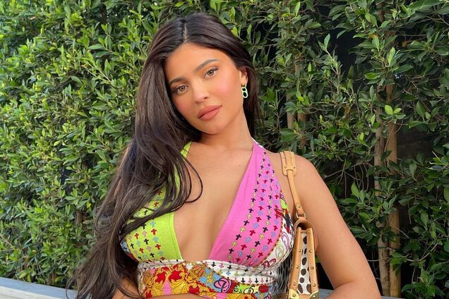 Кайлі Дженнер поділилася пікантними фото