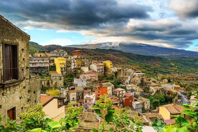 В городе Кастильоне-ди-Сицилия будут продавать дома за 1 евро