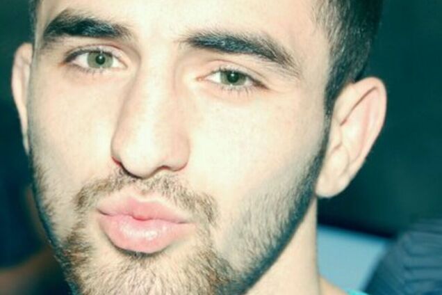 Джаббар выдавал себя за младшего на 5 лет