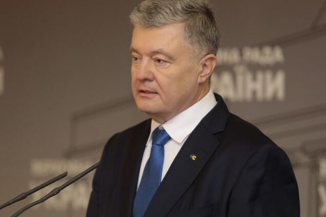 Порошенко в Раде отметил провал вакцинации в Украине