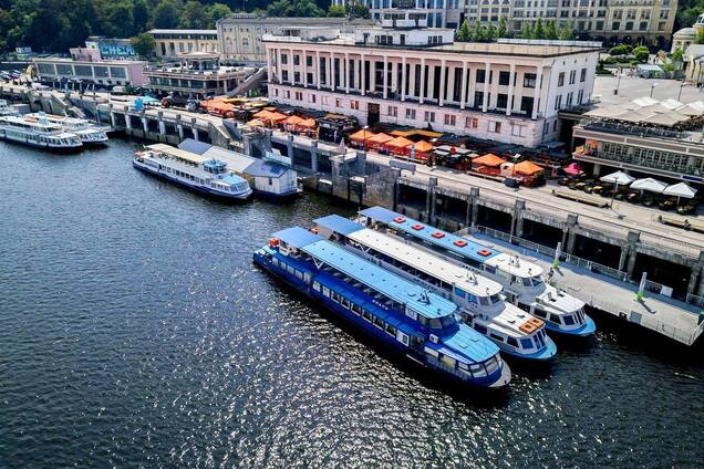 На теплоході по Дніпру: Київський річковий вокзал запрацює з 1 травня