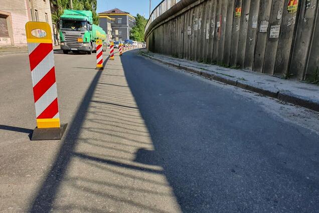 Коммунальщики приступили к ремонту дороги