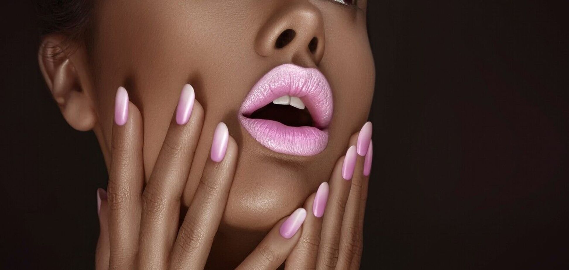 Назван модный яркий маникюр весны-лета 2021. Фото