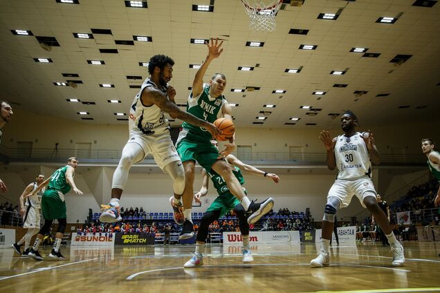 Суперлига Париматч