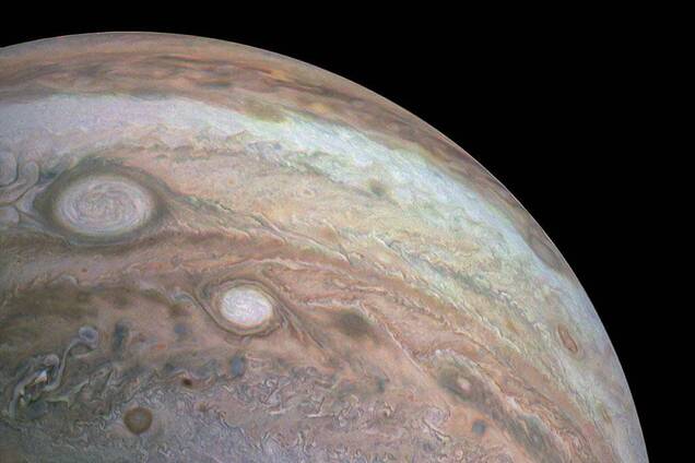 В космічному агентстві США опублікували незвичайні знімки Юпітера