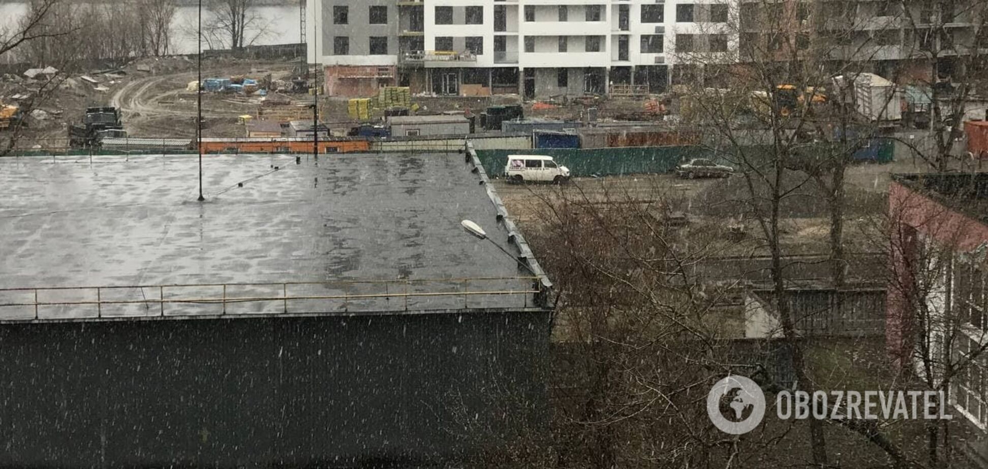 Київ посеред квітня накрили снігопади. Фото