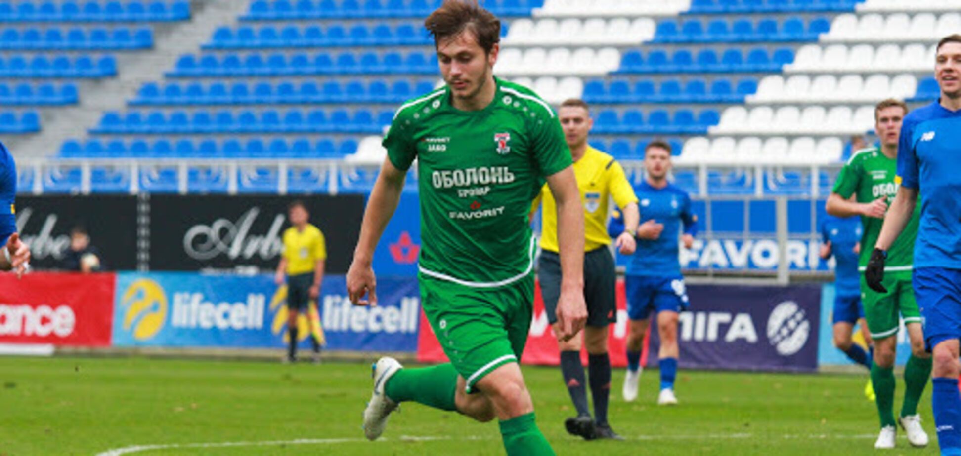 Украинский футболист забил фантастический гол с 40 метров. Видео