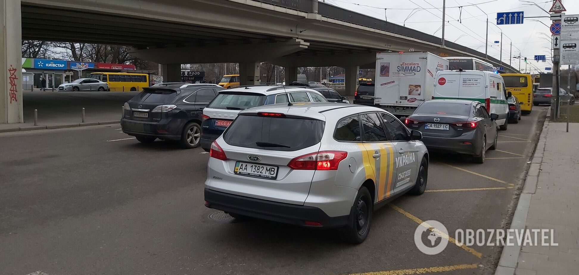 На столичных мостах образовались тянучки