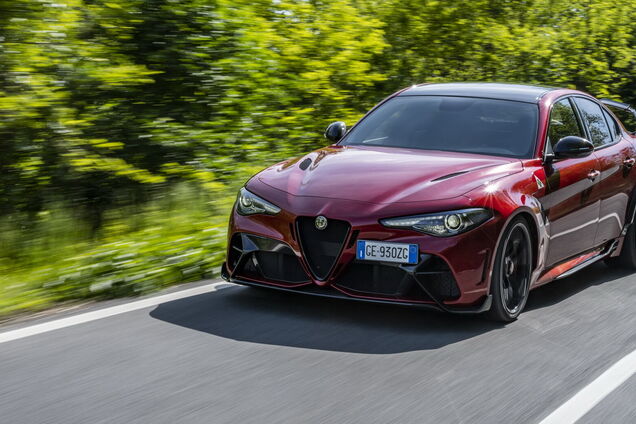 Alfa Romeo презентовала новые спортседаны Giulia GTA и GTAm