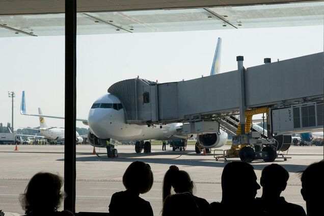 Дві українки побилися в літаку з Туреччини