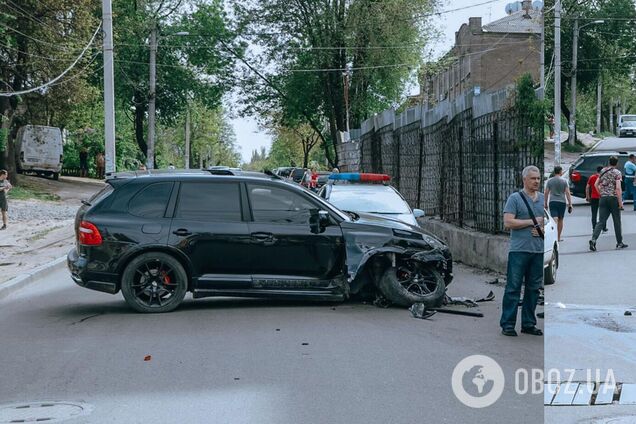 В Днепре водитель Porsche сбил людей на переходе. Фото и видео