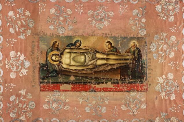 У Києві відреставрували унікальну плащаницю XVIII століття