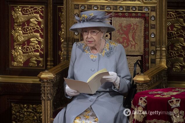 Елизавета II доверяла только трем близким людям: раскрыты имена