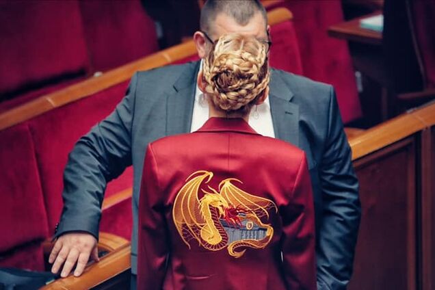 Скороход объяснила символику своего наряда, на котором дракон 'поджигает' Раду