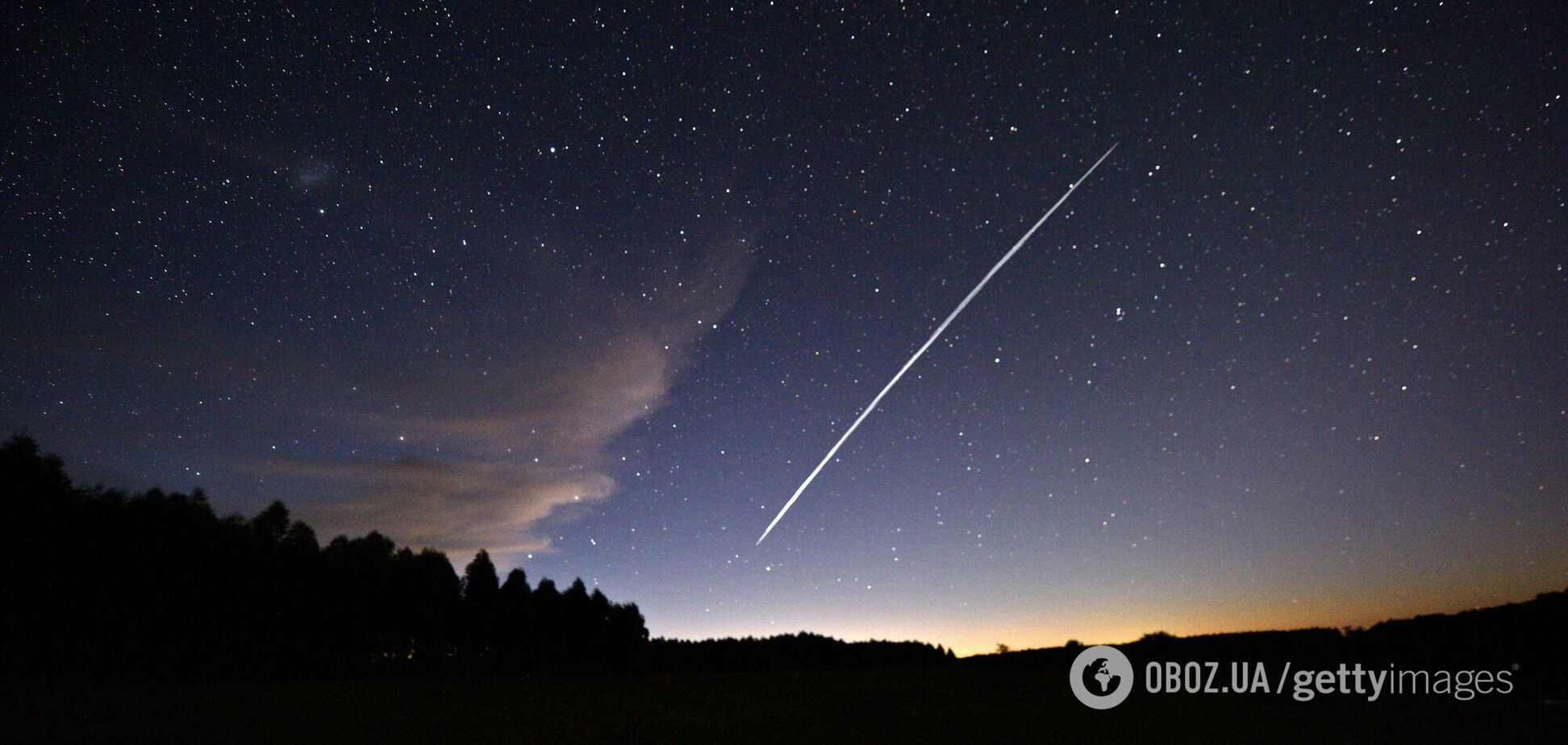 В небе над Украиной заметили парад спутников Маска. Фото