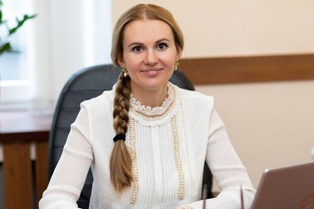 Скороход пришла в Раду в длинном изумрудном платье и нарвалась на критику в сети. Фото