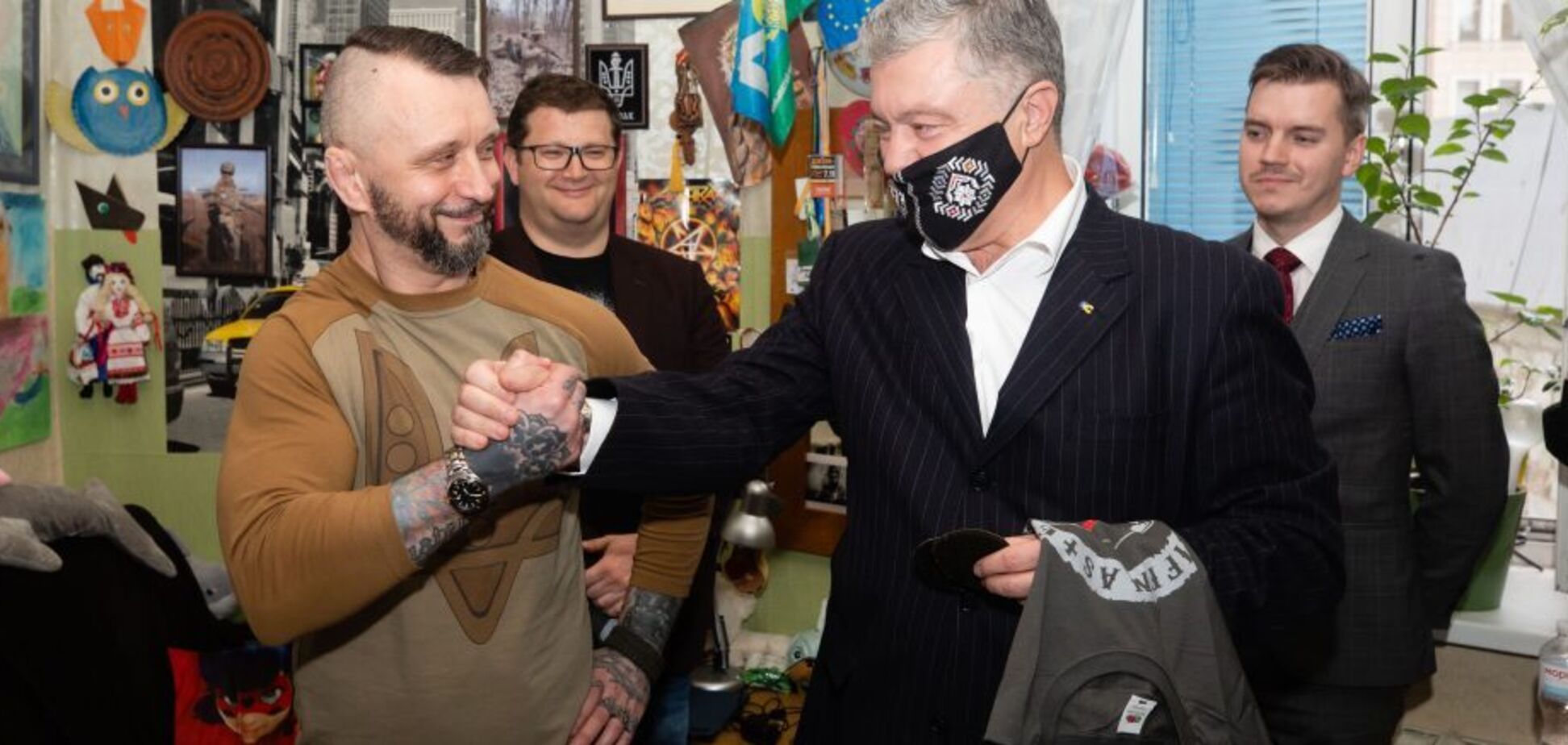 Порошенко встретился с Антоненко и пообещал, что виновные в его аресте ответят перед законом