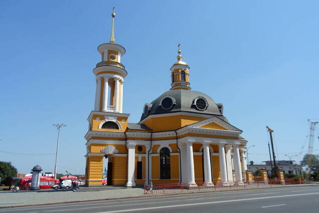 В церкви Рождества Христова в Киеве девушки устроили беспорядки