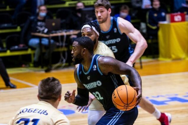 Будивельник Днепр