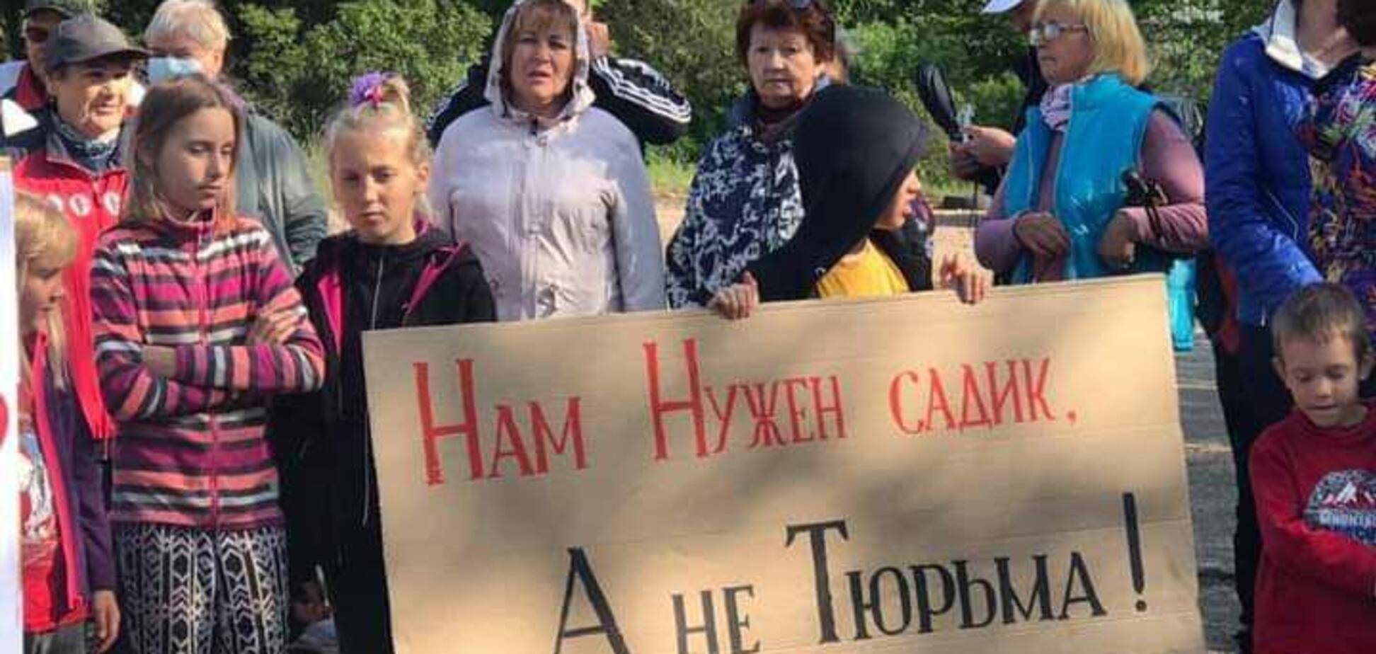 Новини Кримнашу. Зрадники скаржаться, що окупанти перетворили їх на 'безправних рабів'