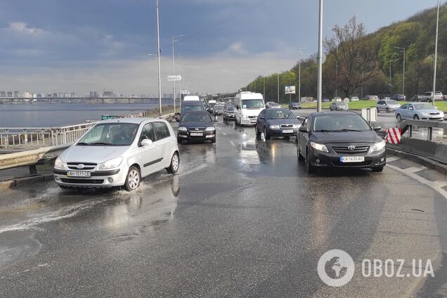На столичних вулицях утворилися тягучки