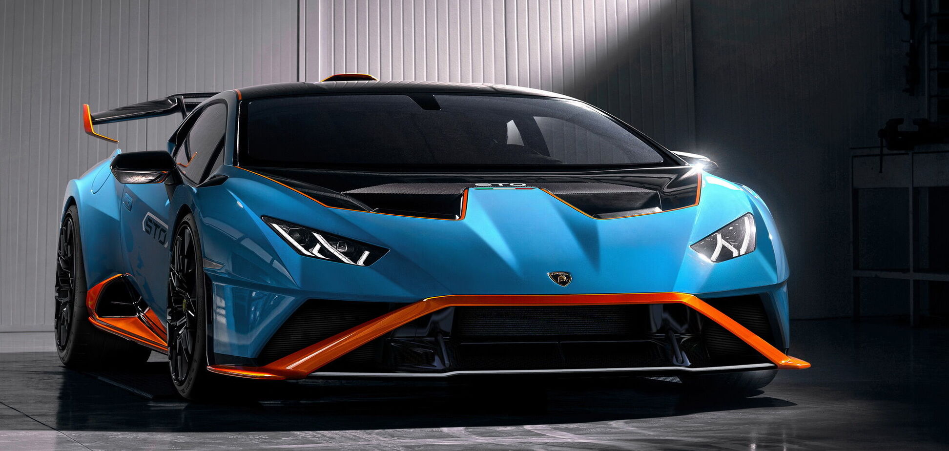 Lamborghini тестирует на Нюрбургринге новый Huracan STO