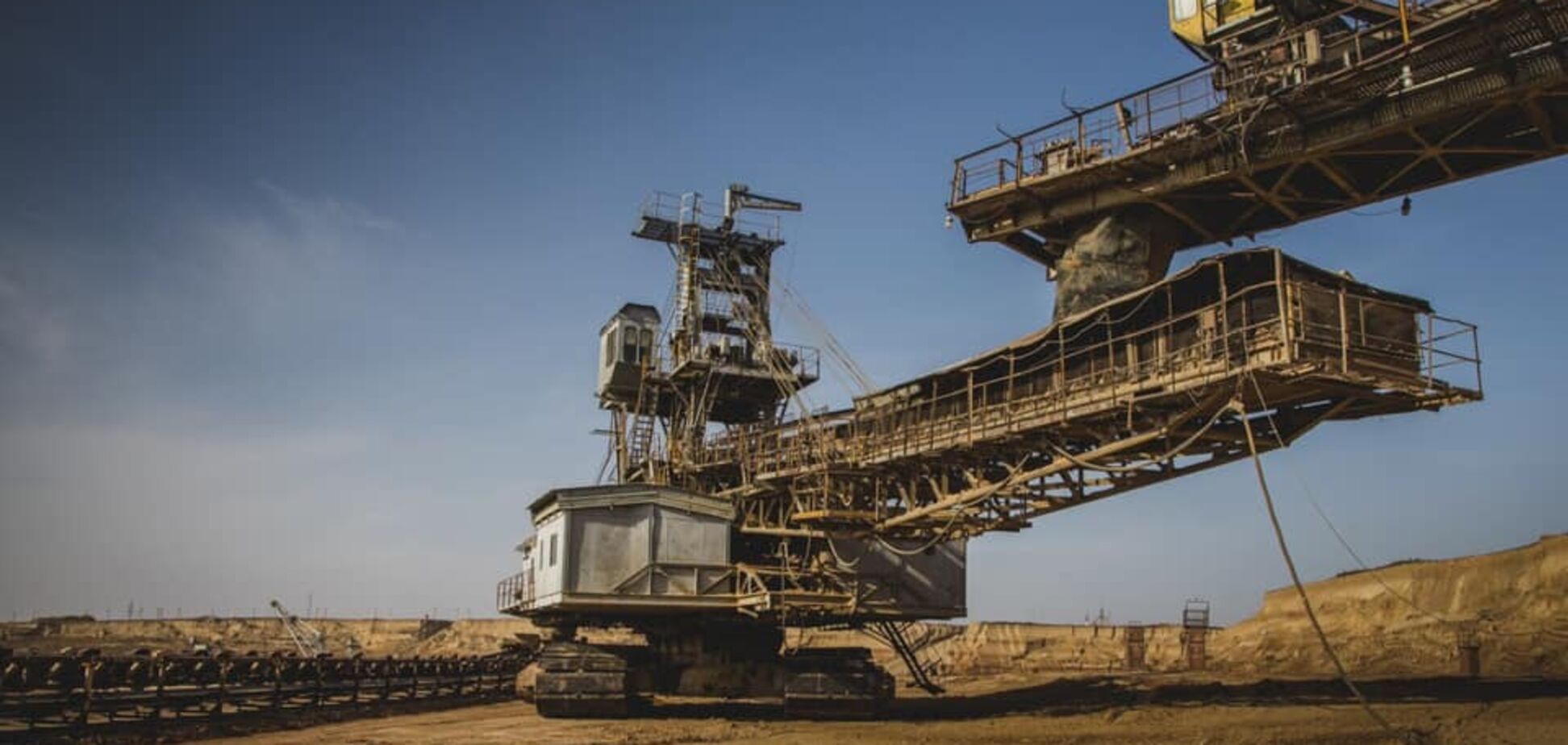 В апреле-мае ОГХК отгрузила 17,7 тысяч тонн ильменита в оккупированный Крым – СМИ