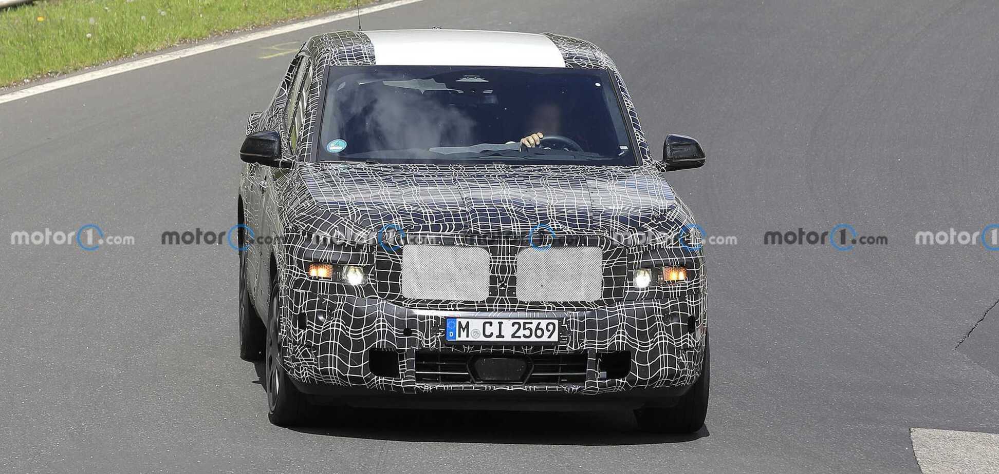 BMW X8 Plug-In Hybrid заметили на Нюрбургринге