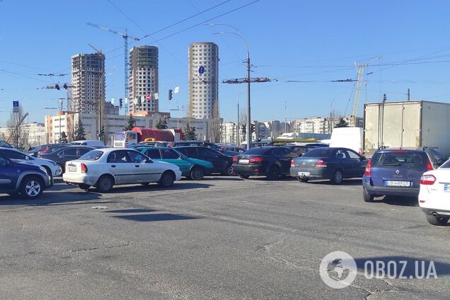 На столичних вулицях утворилися тягучки