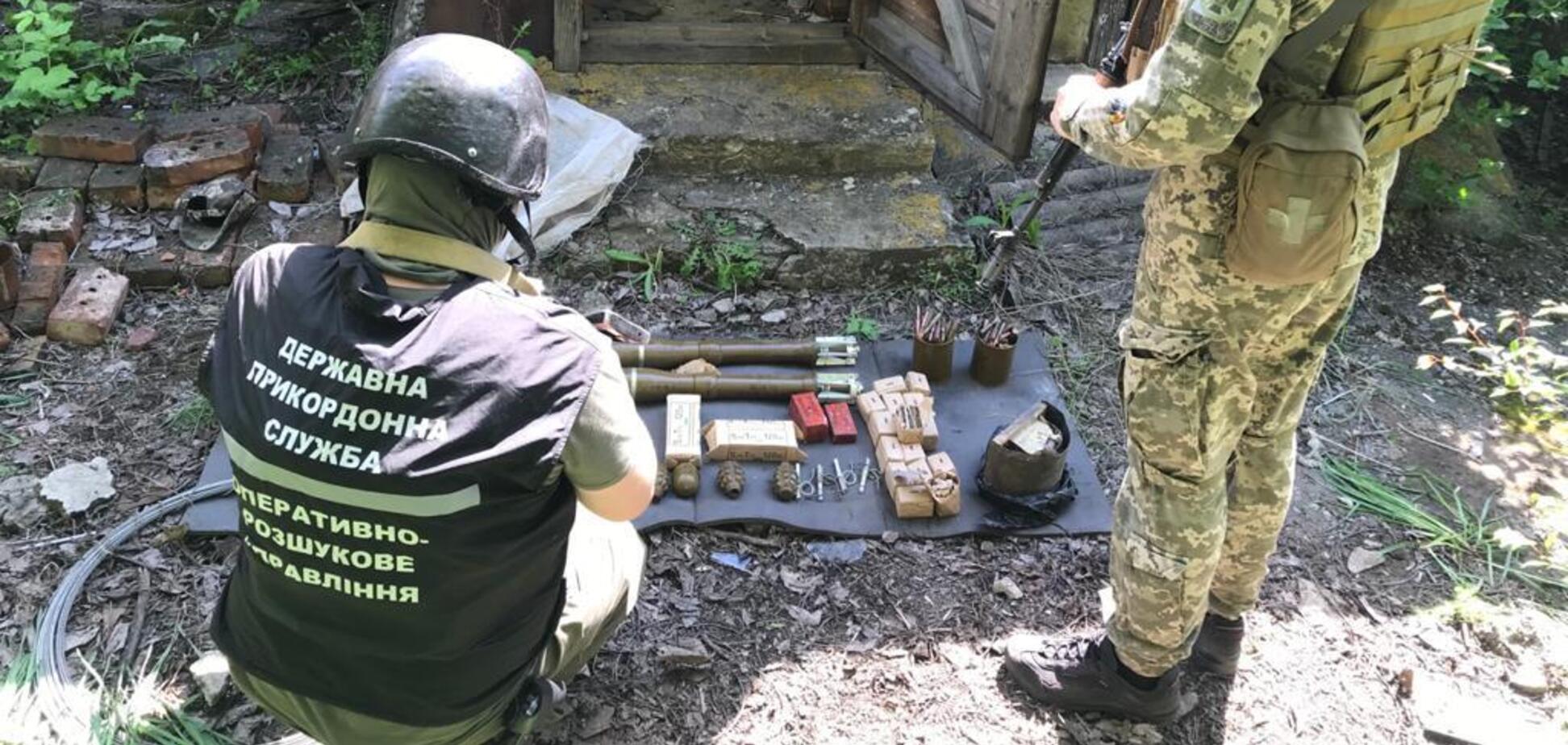 На Донбассе нашли тайник с тротилом, гранатами и более 2000 патронов