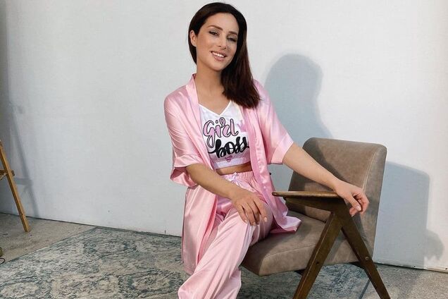 Злата Огневич на отдыхе позировала в платье