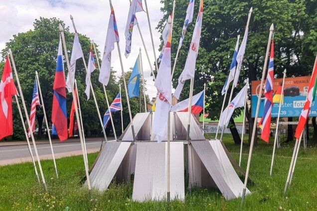 Флаги стран-участниц ЧМ по хоккею