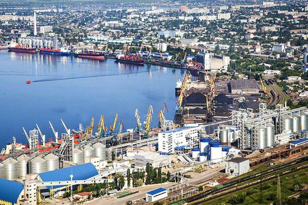 Монопольные игры: зачем порт 'Южный' ударил по 'Укрзалізниці'?