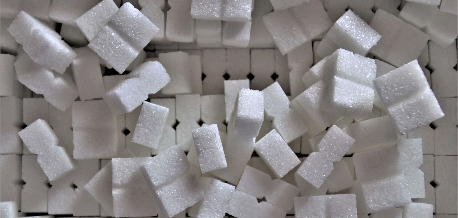 В Україні тимчасово стабілізувалися ціни на цукор: названо причину