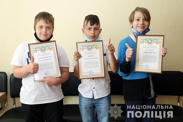 В Киеве трое школьников помогли полицейским найти грабителя