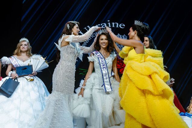 В Киеве выбрали победительницу конкурса MRS. UKRAINE INTERNATIONAL 2021
