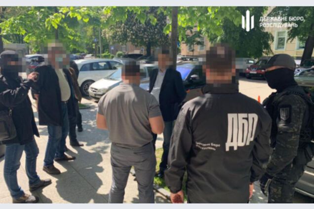 ГБР задержало на взятке одного из глав теротделения Госрегуляторной службы