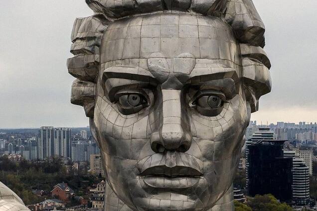 Монумент "Родина-мать" в Киеве: интересные факты о самой высокой скульптуре  Украины. Фото