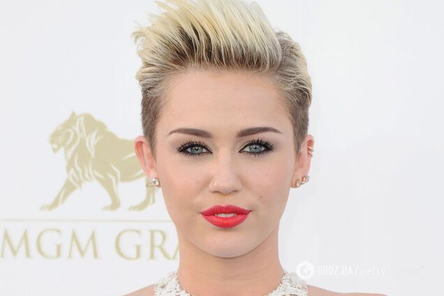 28-летняя Майли Сайрус засветила белье в полупрозрачных штанах