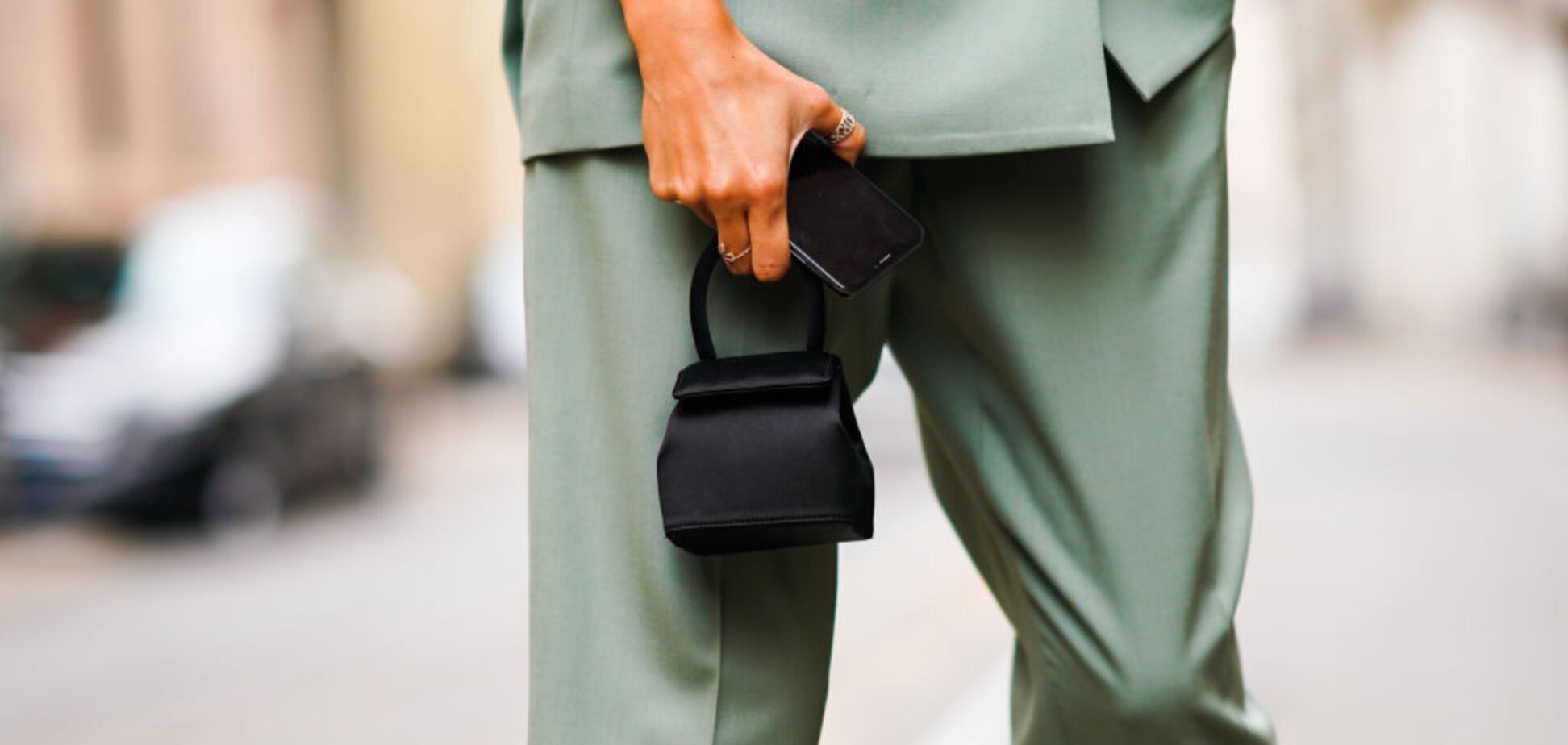 Модні мінісумки сезону весна-літо 2021